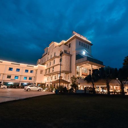 Konark Grand Hotel Mirzāpur Exterior foto